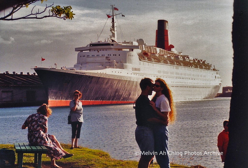 QE2 Honolulu Harbor 1999