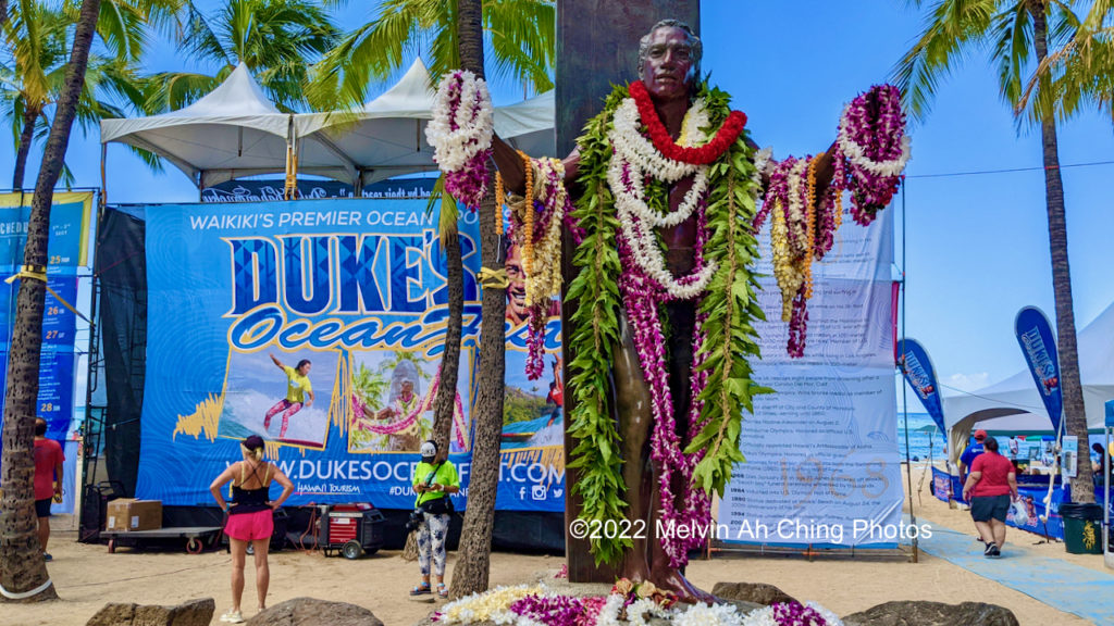 Duke Kahanamoku statue draped with lei in Waikiki